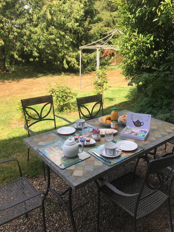 Au Charme Des Pommiers Bed and Breakfast Thiberville Εξωτερικό φωτογραφία